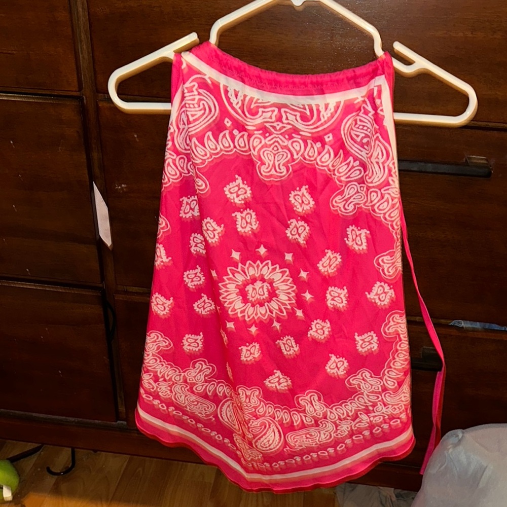 SHEIN Pink Bandana Print Halter Top
